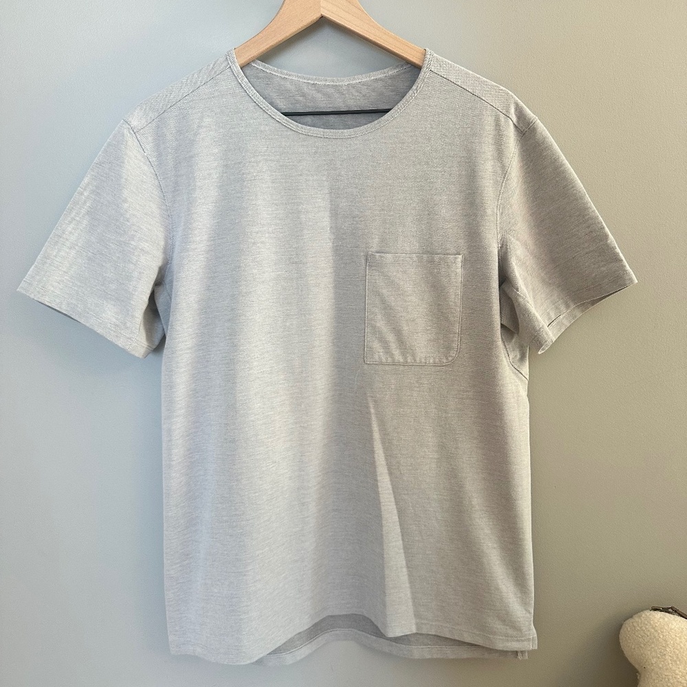 Lululemon men’s pocket tee